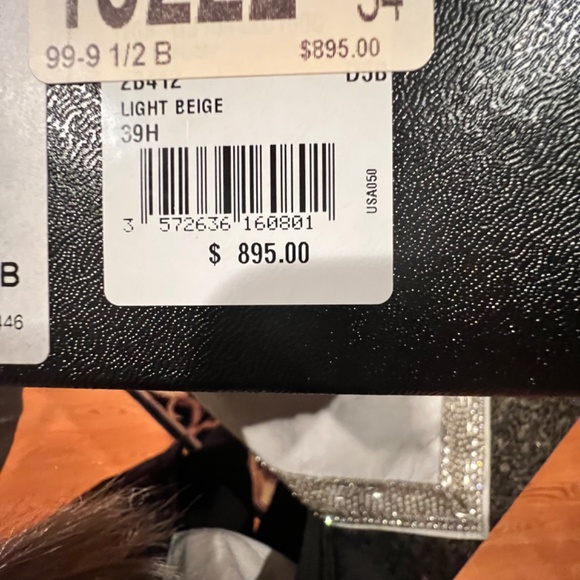 Chanel Shoes - Picture 4 of 6